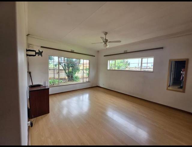 6 BEDROOM HOUSE FOR SALE IN CLAYVILLE EAST